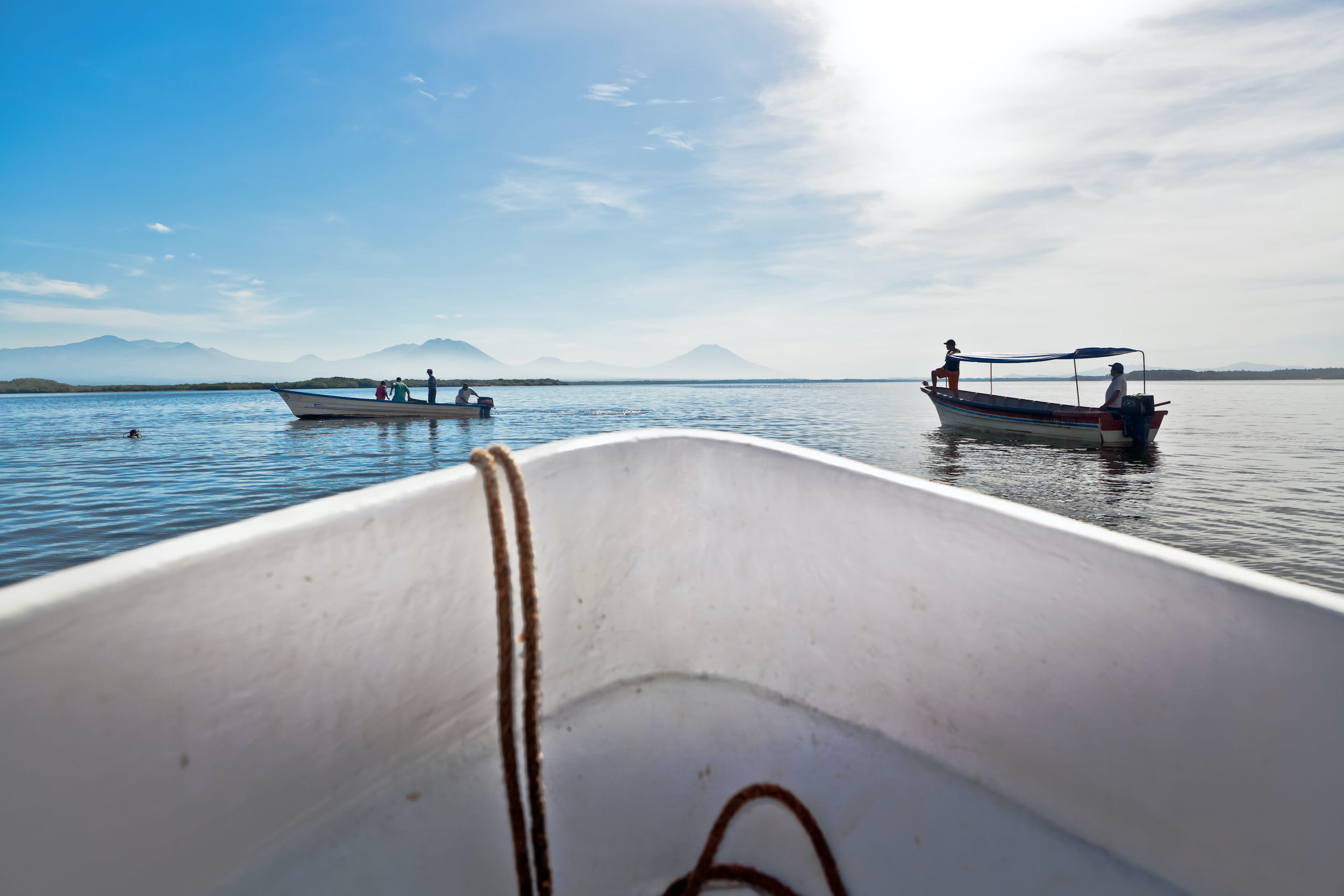 lancha pescadores bahía de jiquilisco